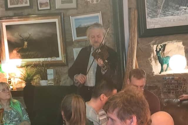 “That was enjoyable, I had to think of a few tunes on the fly which was good,” said Domnhall. “It worked out well given the idea behind it, so it was a very enjoyable and interesting notion to pick a tune to match a whiskey flavour.