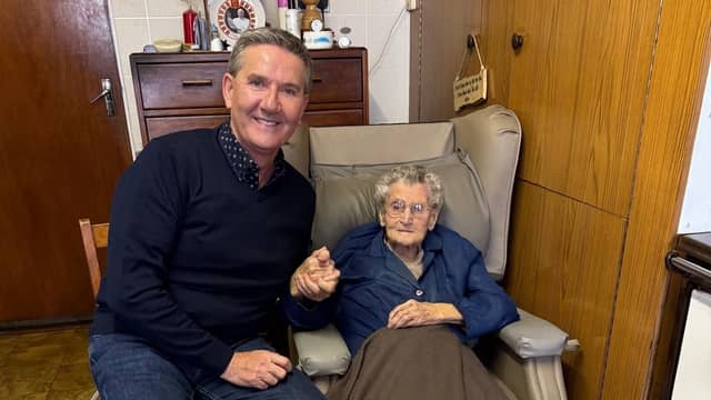 Daniel O'Donnell paid a visit to Mrs Hynes on her 109th birthday