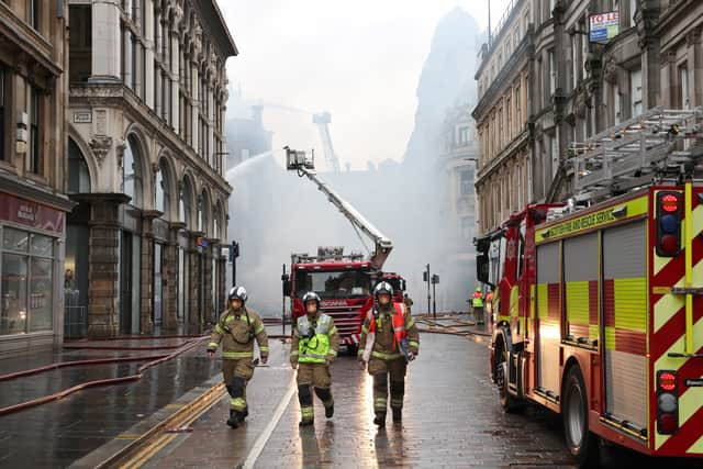 At the height of the incident, 18 fire appliances and specialist resources, including a high-volume pump drawing water from the River Clyde, were deployed to the scene.