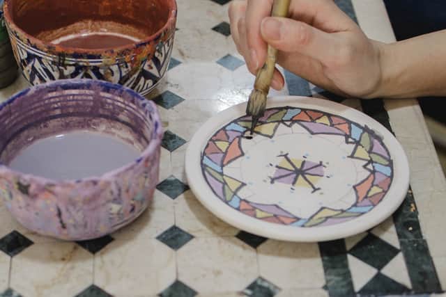 Just making a small mosaic has my brain tangling, trying to keep track of what colours I’ve used where.