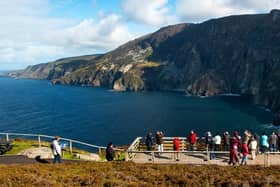 The existing viewing platform, located along the Sliabh Liag View Walk, does not currently reach visitor expectations