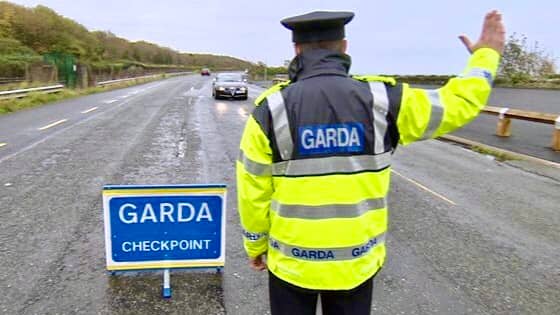 Kildare Gardaí give chase after motorist tries to avoid checkpoint