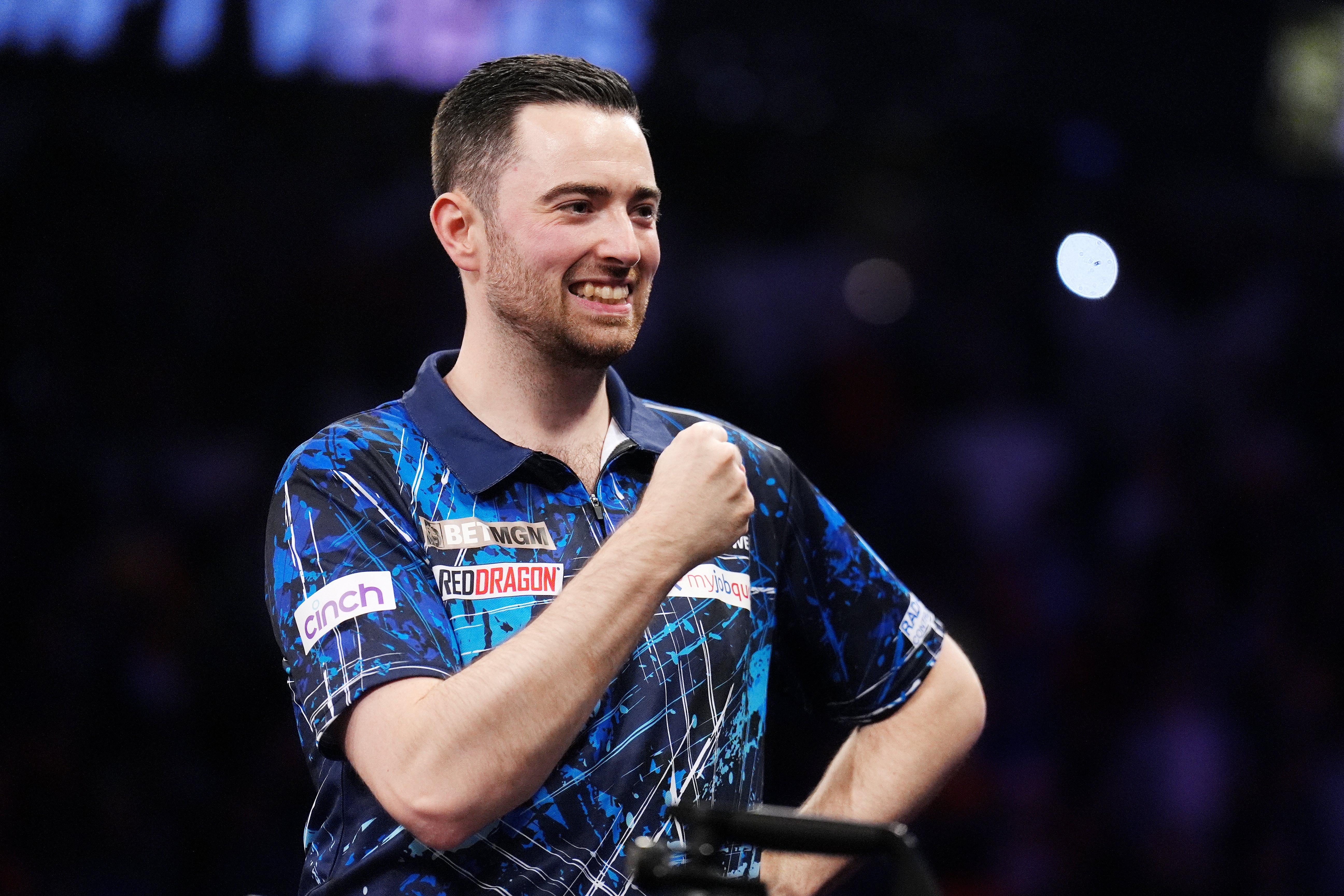 Luke Humphries and Michael van Gerwen win last-leg deciders in Amsterdam