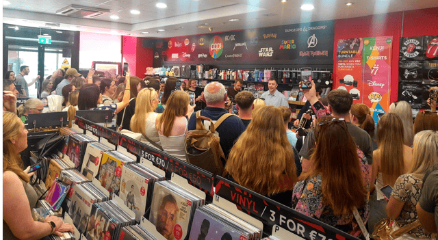 Kingfishr perform an acoustic set for fans in Golden Disc on Cruises Street