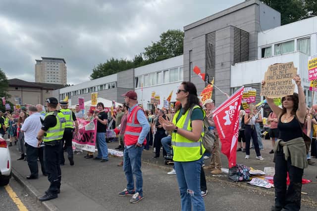 Anti-racism demonstrators stage counter-protest outside asylum seekers ...