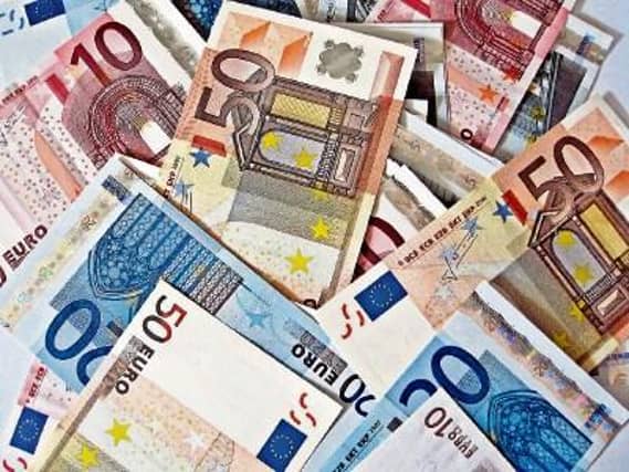 Sinn Féin says the government plan to hike college fees by €1,000 in a cost of living crisis a ‘betrayal’ students