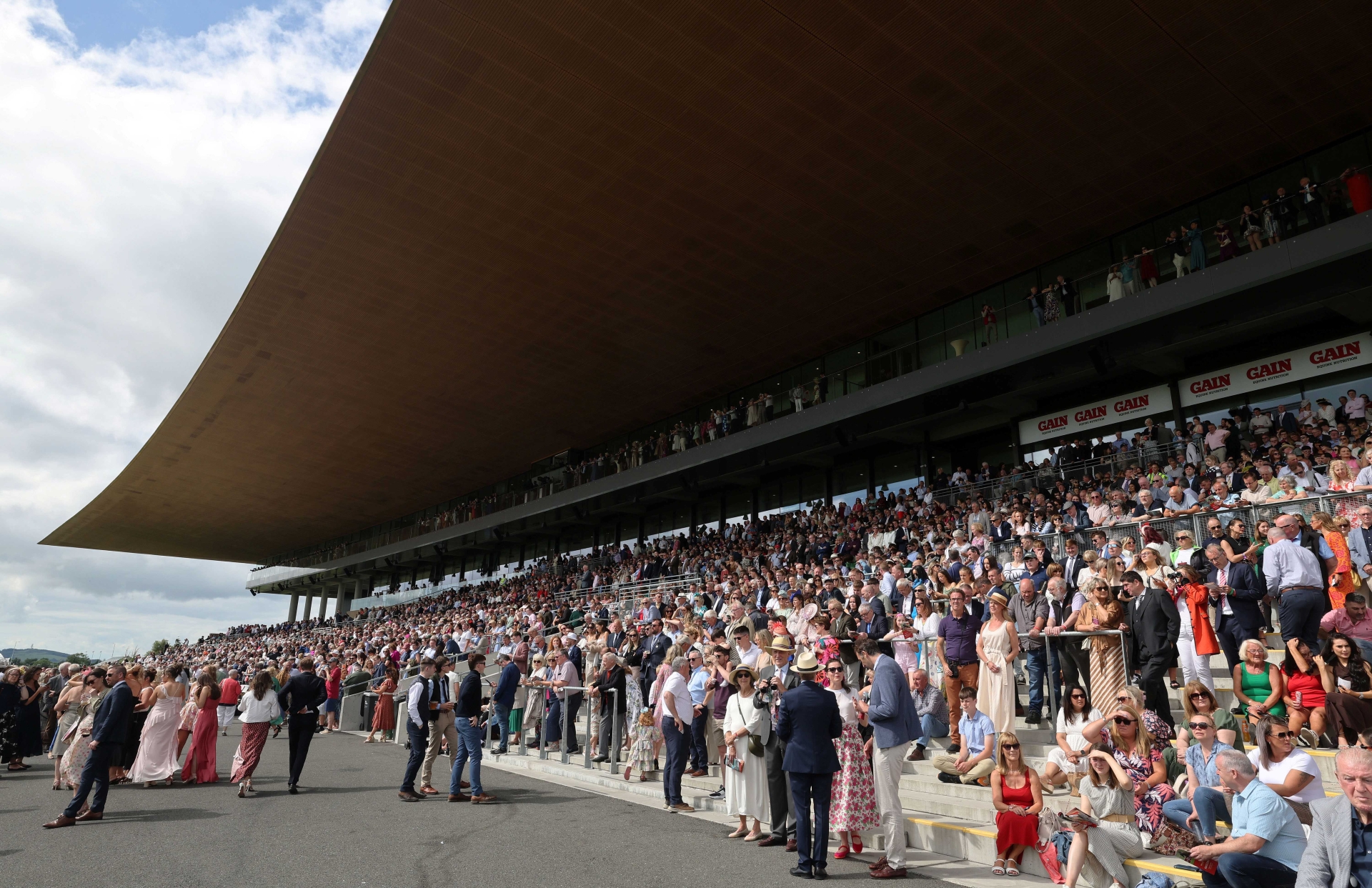 Over 23,000 people attended over the three days, marking an increase of 9% on 2024 figures with an overall increase of 7% throughout the 3-day racing festival.