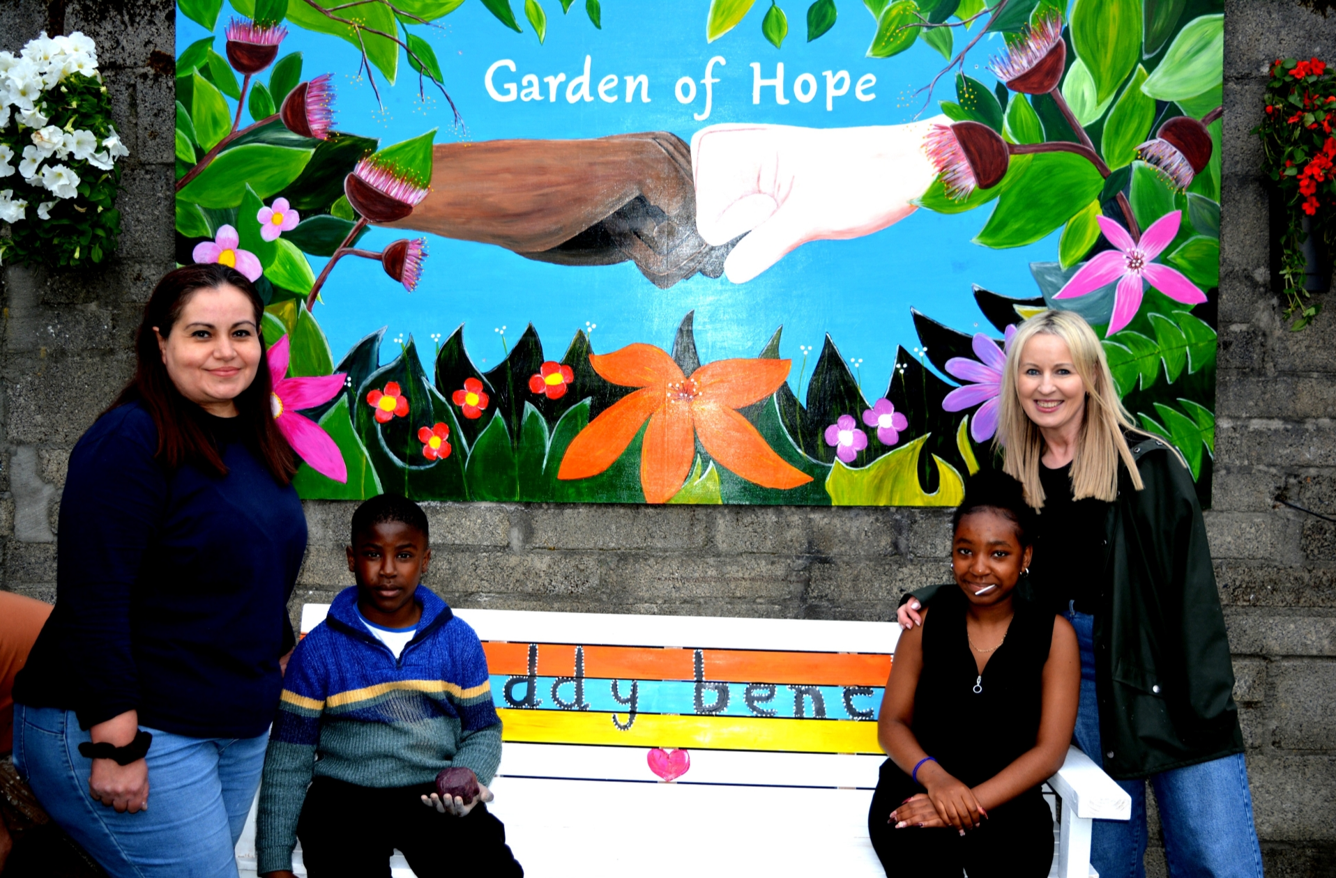 New garden with striking mural opened at Carrick-on-Suir direct ...