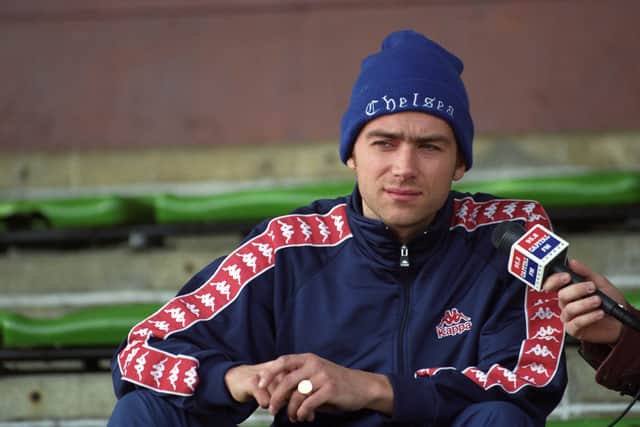 Gallagher wore a Kangol bucket hat and Adidas sweats while Albarn wore a Kappa jacket and a Chelsea FC beanie. To Oasis’ dismay, Blur were victorious once again, winning the match 2-0.