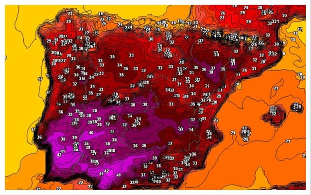 Irish holidaymakers hit with major warning amid record breaking weather