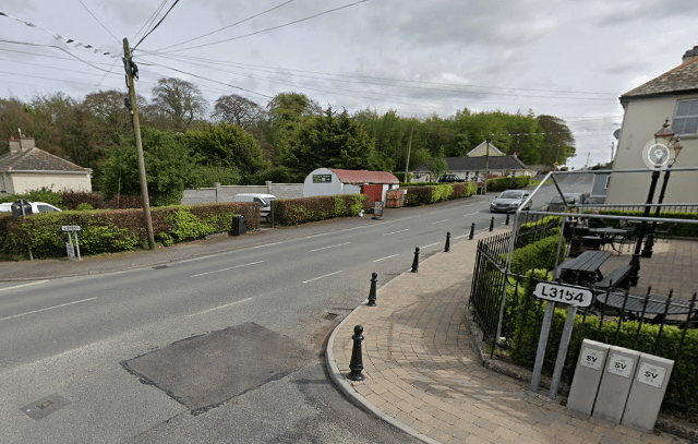L3154 from its junction with the R419 to its junction with the R422.