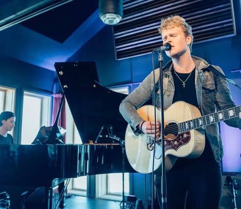 Kodaline lead singer preforms original song for wife at wedding
