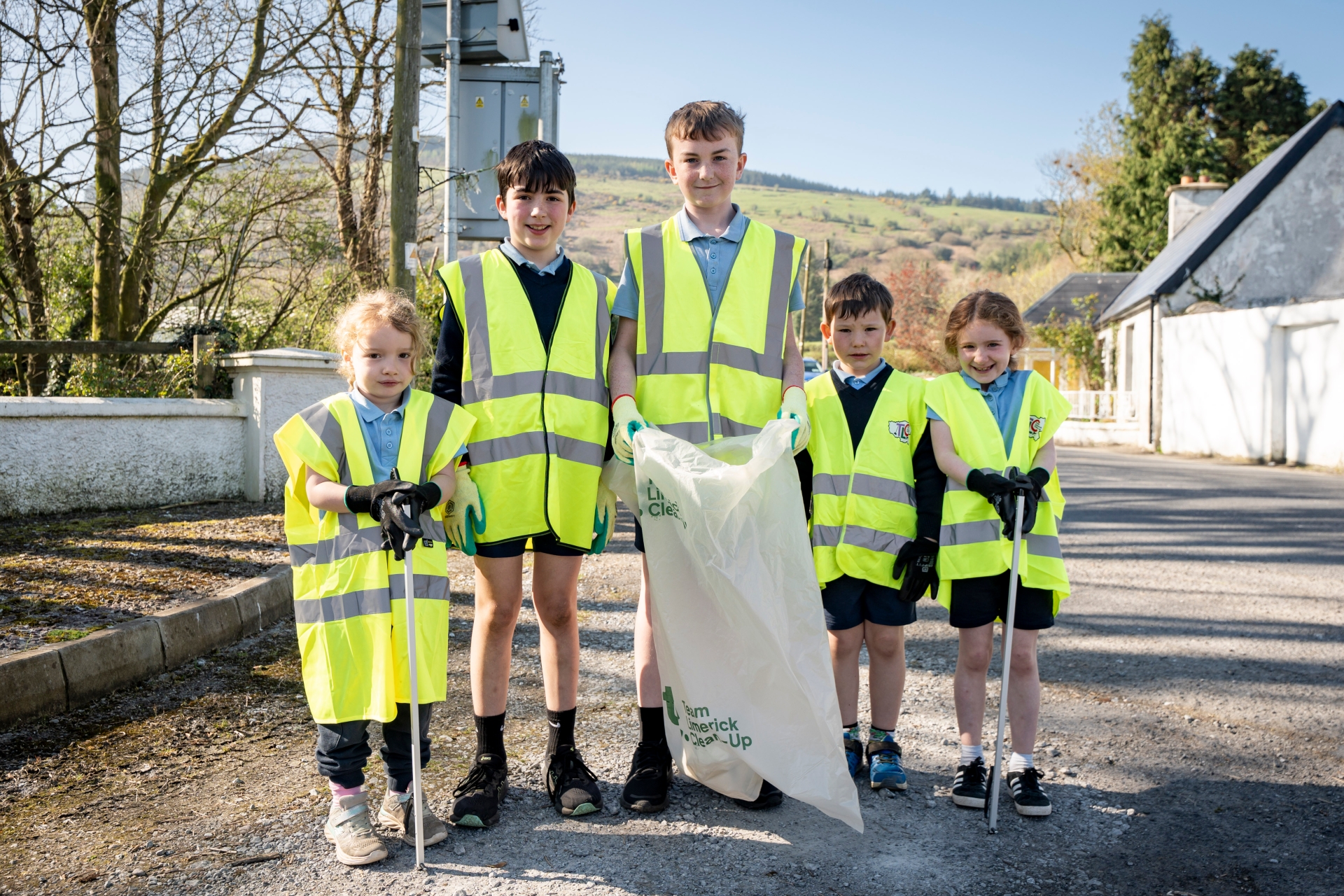 Pupils from Scoil Naomh Íde Ashford were hard at work, doing their bit to keep Limerick clean and tidy as Team Limerick Clean-Up kicked off in schools | PICTURE: Don Moloney
