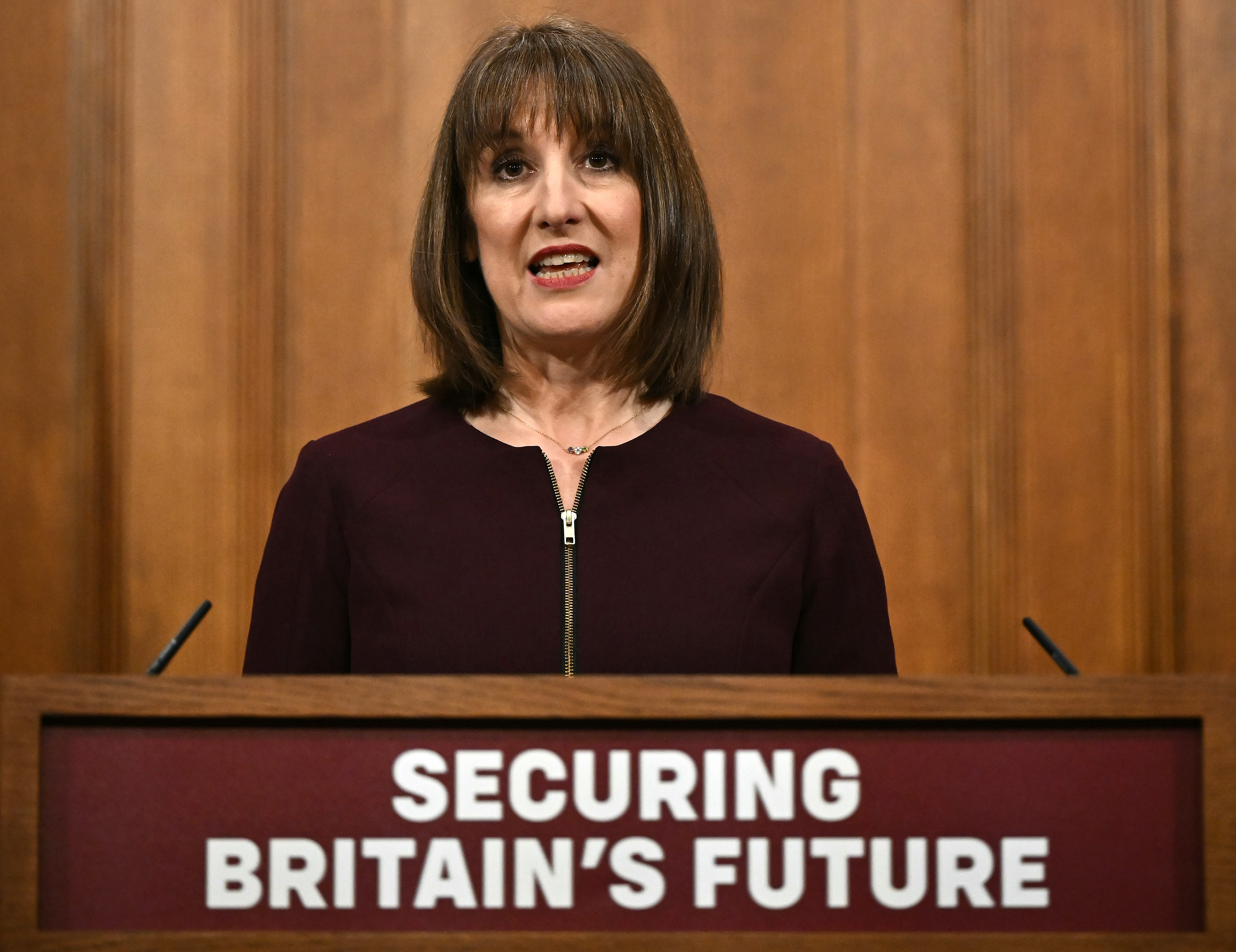 Think tank forecasts lower-income households to be £500 a year worse ...
