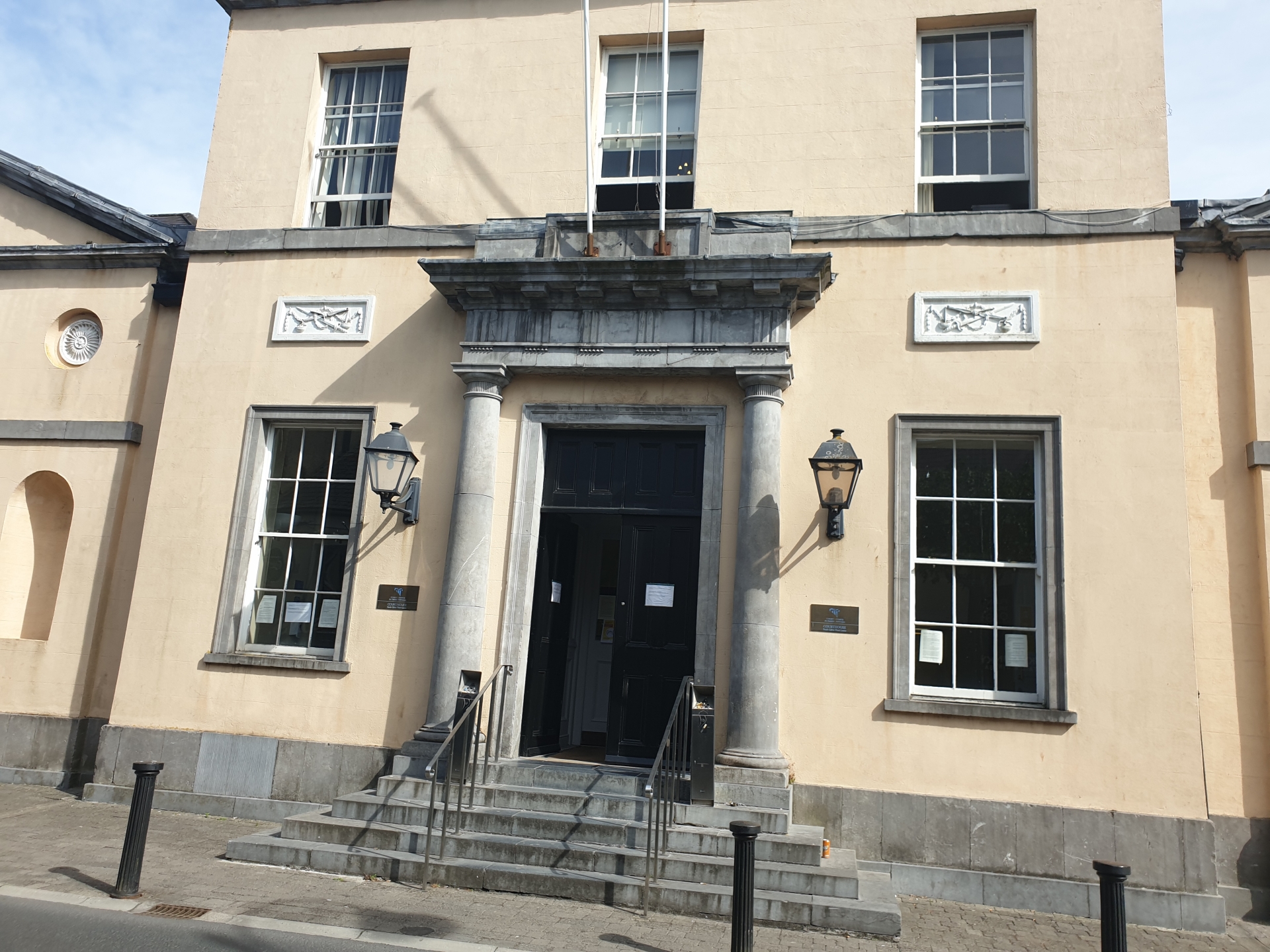 Man partially paralysed in Laois assault pays compensation