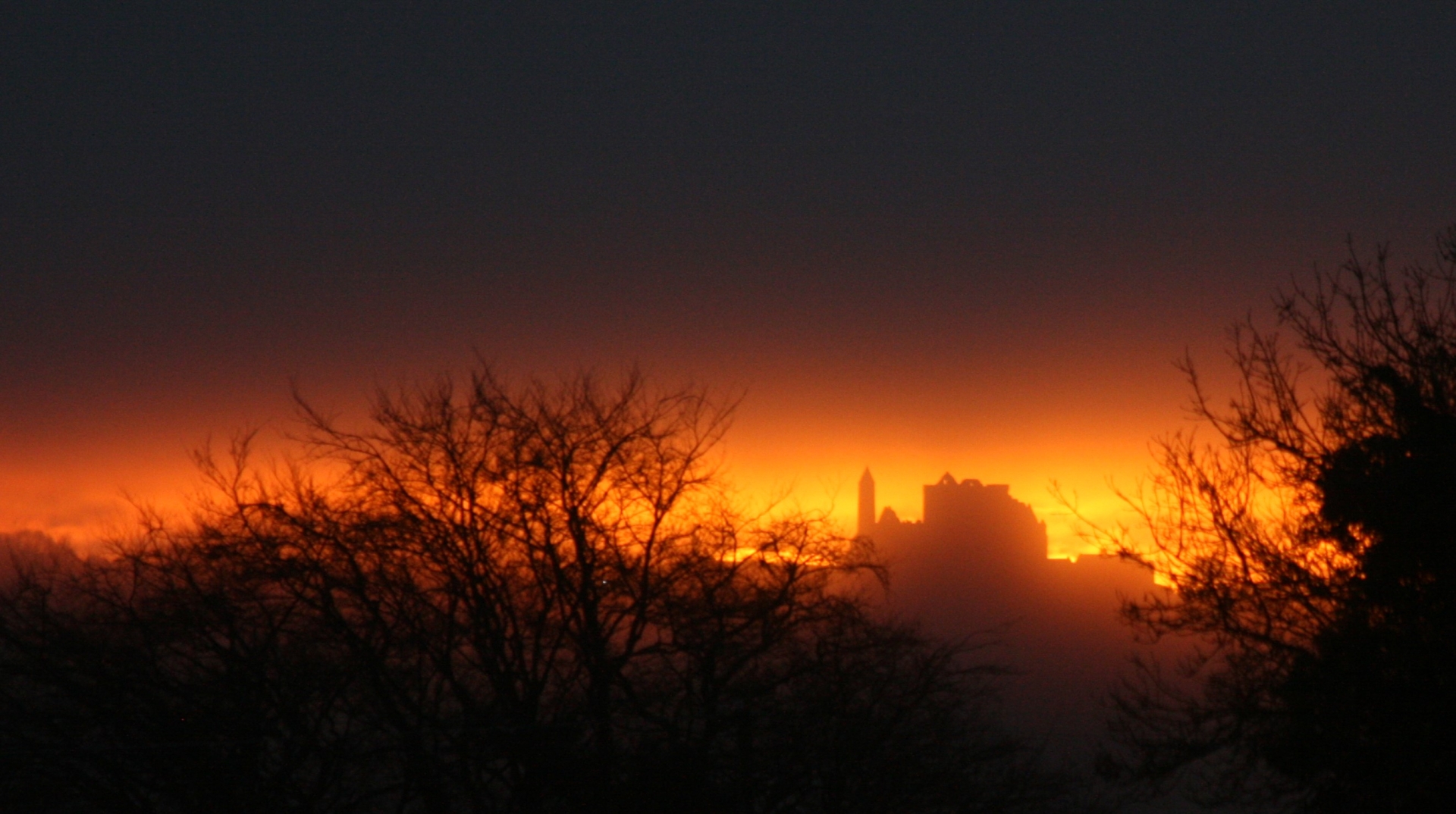 CAMERA CLUB: Tipperary man sends stunning picture of the Rock of Cashel!