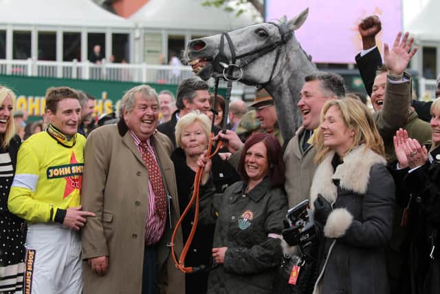 2) NEPTUNE COLLONGES (Paul Nicholls)