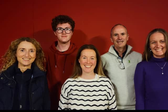 Next up is ‘No Smoke without Fire’ in the expert directing hands of Eoghan Mac Giolla Bhride, and this comedy boasts the fantastic cast of Elaine Gillespie, Aoife Flanaghan, Bill Vaughan, Fiona Mc Daid, and Ciaran O Gallchoir. Housekeeper Tilly Trimble suspects that her husband Fred is having an affair. She goes to a café, where he’s been seen recently, to keep an eye out for him. Once there, she meets her friends Rosie and Madge and confides in them. When Fred turns up, the woman he meets surprises them all. But there are even more surprises in store!