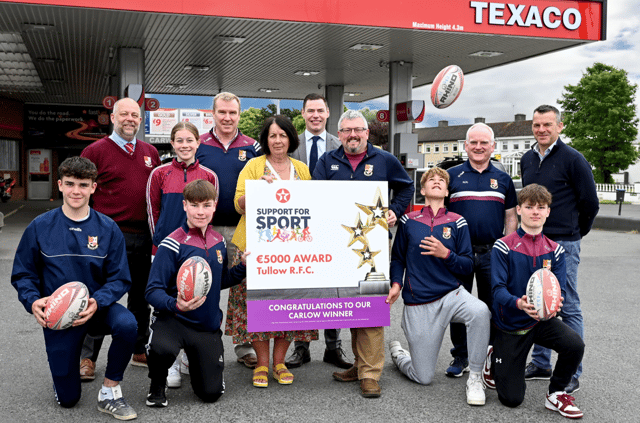 Tullow Rugby Club receiving the award