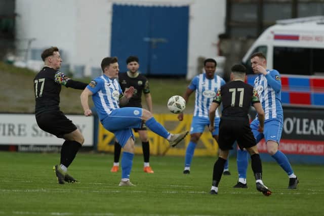 Harps went close to an early opener when Mbuli beat Oisin O'Reilly in a race for possession on the edge of the Treaty penalty area after taking a pass from McNamee. Mbuli seemed well poised, but fired low and wide of the far post.