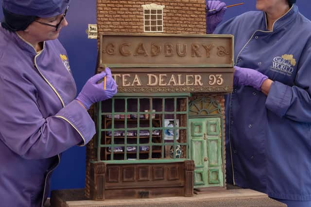 This feature and a front door similar to the original have been replicated by chocolatiers Donna Oluban and Dawn Jenks from Cadbury World in Bournville, Birmingham.