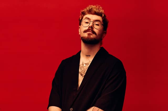 Robert Grace will perform at Set Theatre on June 7