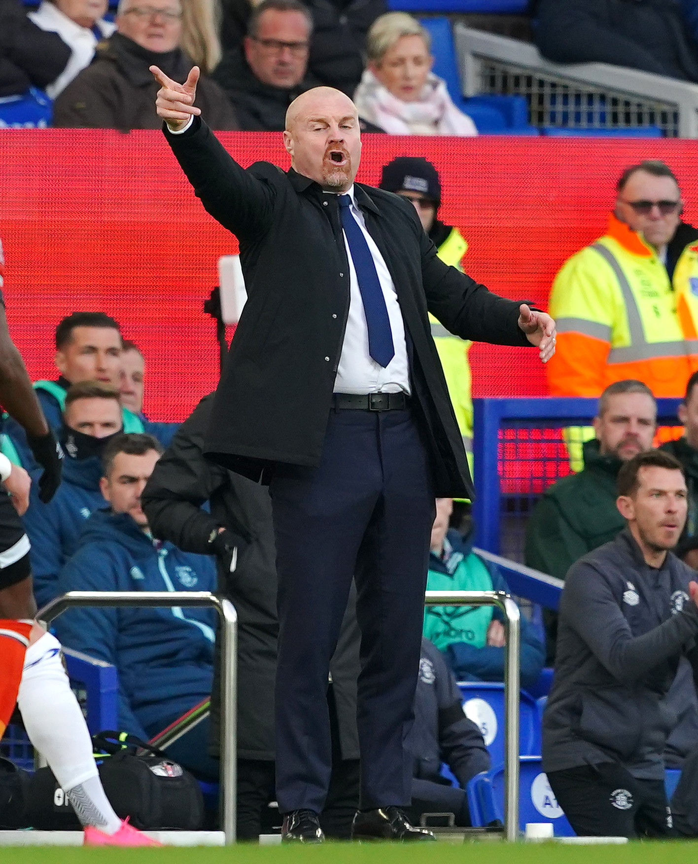 Sean Dyche bemoans lack of VAR intervention after Luton beat Everton to ...