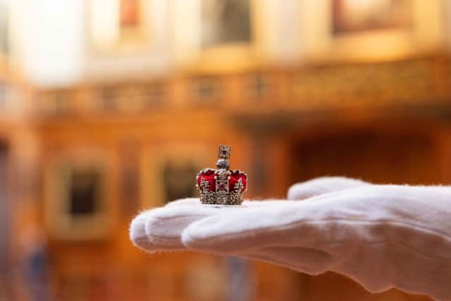 Its designer was leading British architect Sir Edwin Lutyens, who described it as “a miniature mansion such as the King &amp; Queen might live in… in every detail complete”.