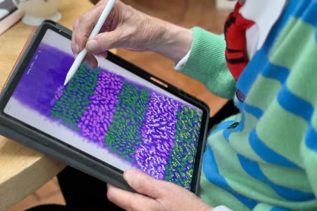 “It is a privilege for us that he chooses iPad for his work, and to create this beautiful Christmas gift for the people of London.”