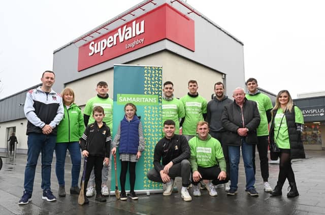Kieran King, Manager of SuperValu Loughboy; Anne Lennon, Samaritans Kilkenny/Carlow branch director, Jamie King, Sarah King, Cian Kenny with Paddy Deegan, Huw Lawlor, Jackie Tyrrell, Sean Manogue, Co