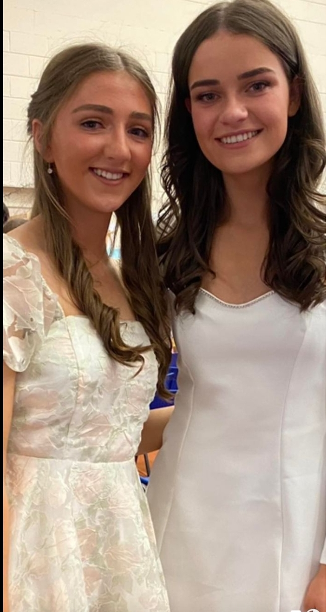 Congratulations to Presentation Ballingarry students Keelin Ryan and Karol Ryan who both achieved in excess of 600 points in their Leaving Certificate.
