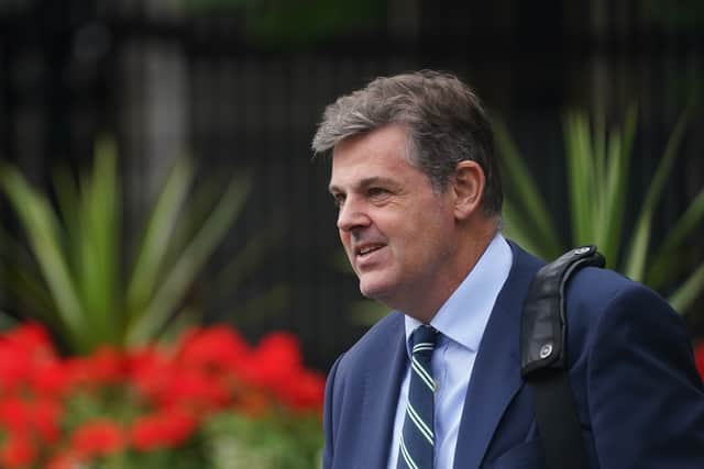 The move to advertise for photography, which would have paid a maximum of 60,000 euro a year over four years, prompted questions from politicians, given it was happening at the same time RTE was asking the government for a multi-million euro support package of interim funding to help it weather its current financial travails.