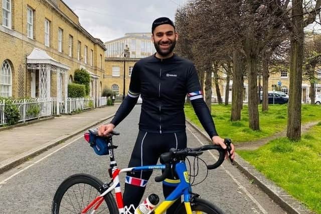 Ukrainian cycles around London in shape of UK to show gratitude for support