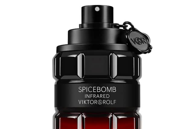 A manly, marine-inspired cologne, Luna Rossa Ocean swells with zesty bergamot and vetiver, balanced out with tonka bean, resulting in an alluring aquatic fusion.