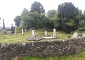The ancient graveyard and its walls at Ray