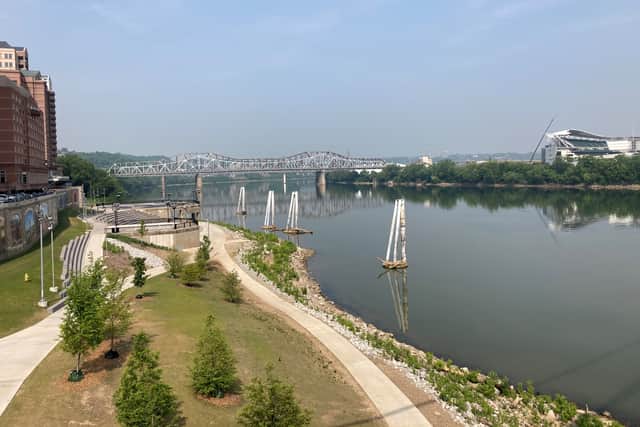 Cincinnati grew up in the late 18th century after the American Revolution, when people started to move from Pennsylvania in the east to the ‘Wild West’, making their way downstream on the Ohio River on rafts.