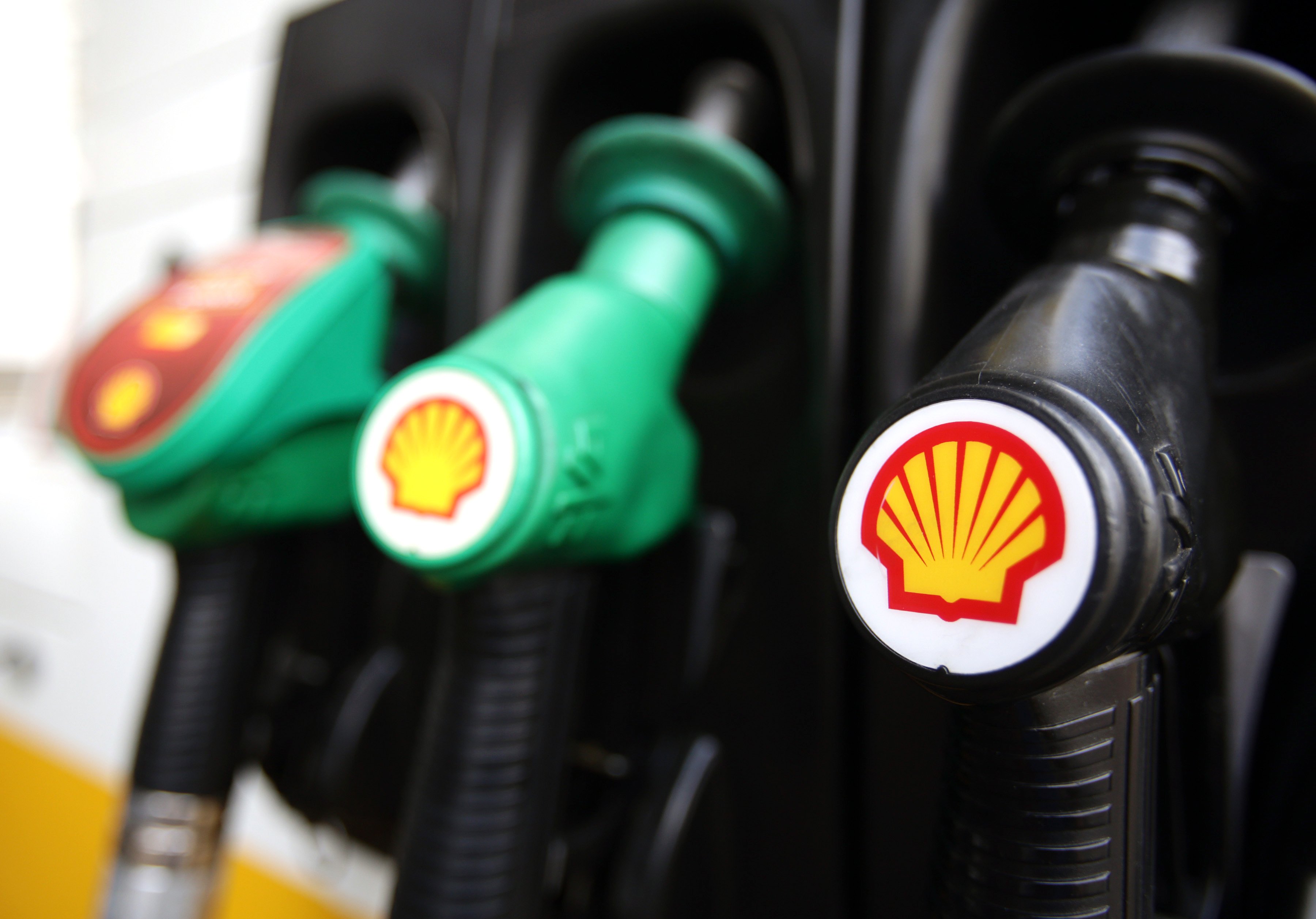Shell facing tense clash on climate at AGM after year of record profits