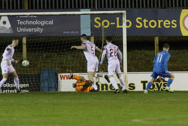 Harps took the lead after just 42 seconds. Caoimhin Porter's cross was cushioned by Da Silva for Okwuy Okwute, whose initial shot was cleared off the goal-line. Keogh was quickest to react, the former Sligo Rovers man tucking to the net.