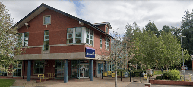 Lisnagelvin Jobs and Benefits office