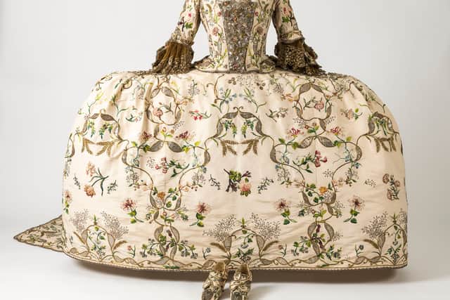 As court styles became increasingly outdated in the 18th century, new forums for fashionable display emerged, including pleasure gardens, coffee houses and theatres.