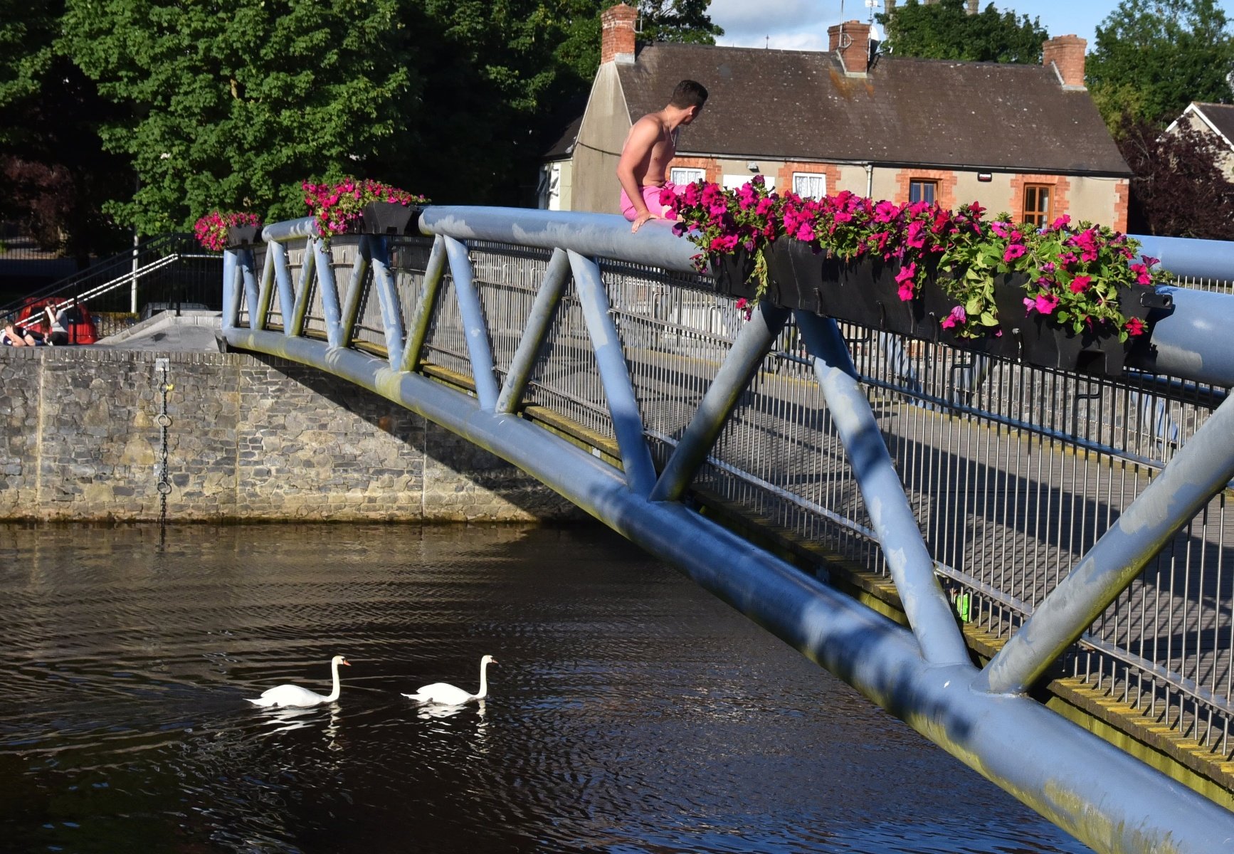 Kilkenny bridge dims lighting at night for very specific reason
