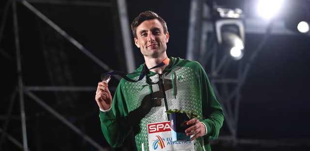 ark English of Ireland with his bronze medal after finishing third in the Men's 800m final. Photo: David Fitzgerald/Sportsfile