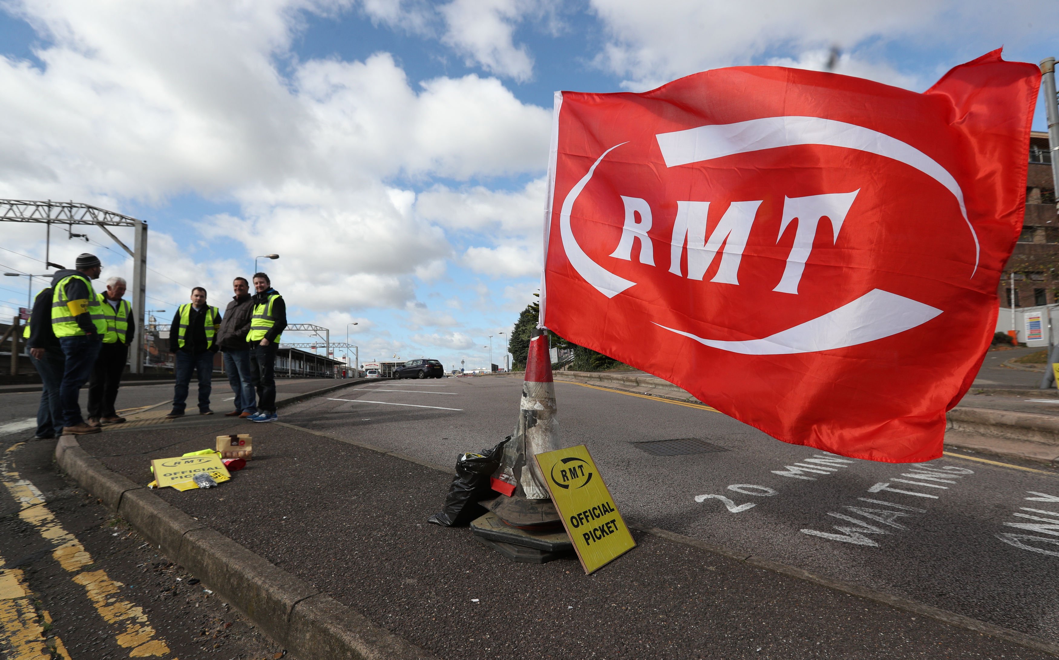 RMT members vote to continue taking industrial action