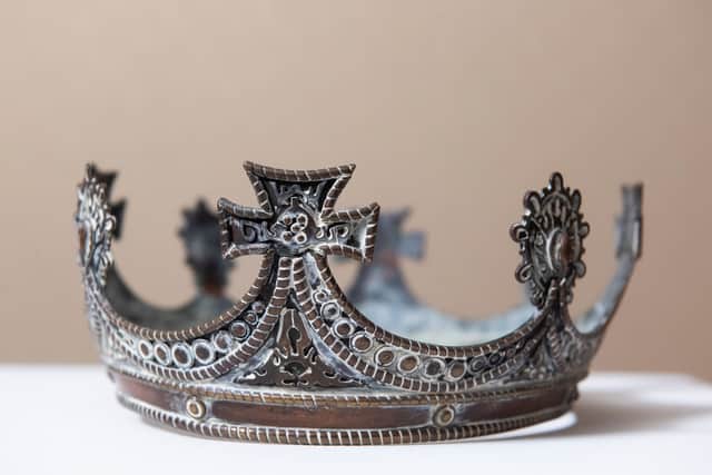 Pictured below, the crown Richard adorned in Camelot, part of the collection