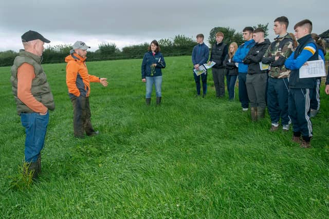 Grainne Hurley, Teagasc Dairygold Joint Programme chats to students Anna Sheehan, Jill Ryan and David Betts from Coláiste Dún Iascaigh, Cahir, Co. Tipperary at a Signpost Sustainability event on the f