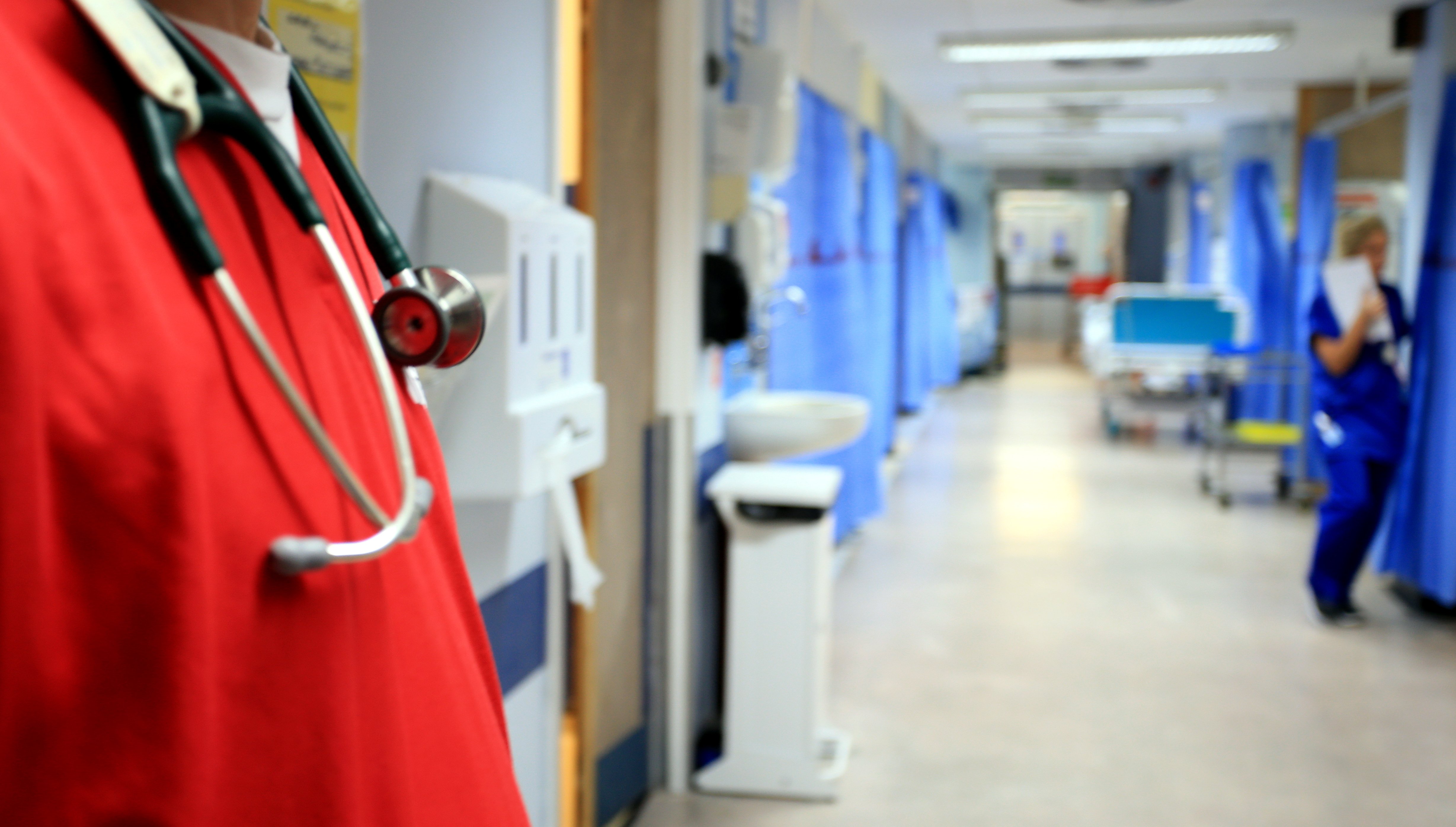 Government urged to pay nurses a ‘decent wage’ as RCN ballots on strike ...