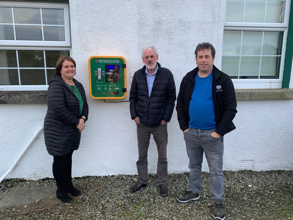 New defibrillator for Carrowmenagh Community Centre