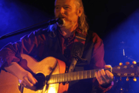 Cashel based Singer Songwriter Billy O'Dwyer Bob