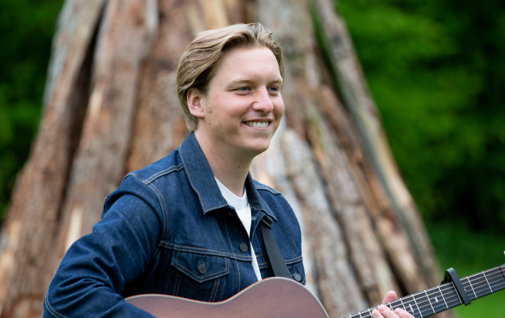 Singer George Ezra announces extra Irish shows