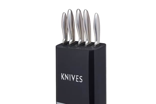 9. LOVELLO KitchenCraft Retro 5-Piece Stainless Steel Knife Set and Knife Block – Midnight Black, £54.80, Amazon